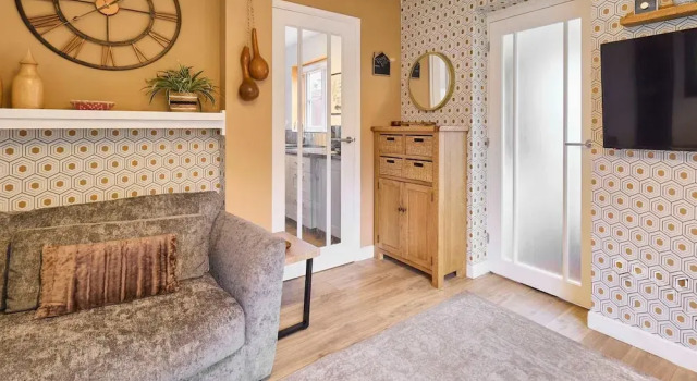 Host Stay Cedar Cottage