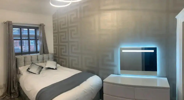 House With Modern Interior, Conveniently Located