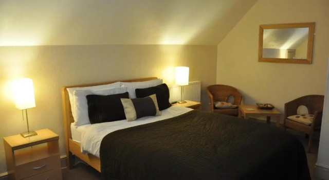 Holly Tree Guest House, Забронировать Гостевой дом Отели Англии с завтраком, Завтраки