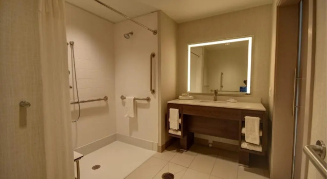 Четырёхместная студия Home2 Suites by Hilton Blacksburg University
