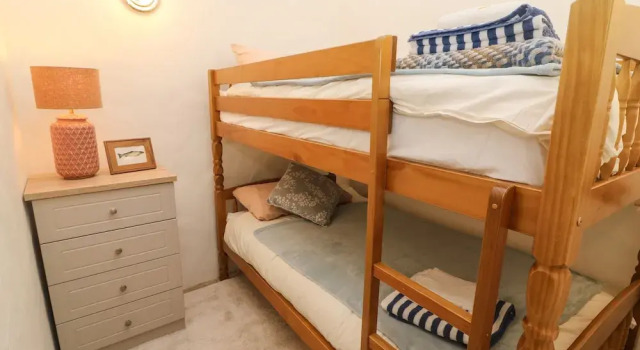 Коттедж East House