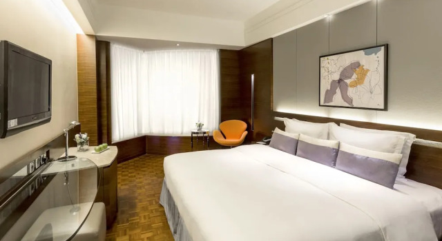 Lhotel Island South