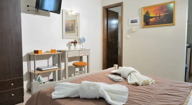 Апартаменты с балконом Artemis Apartments