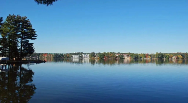 Семейный номер Standard с видом на озеро Caribbean Club Resort
