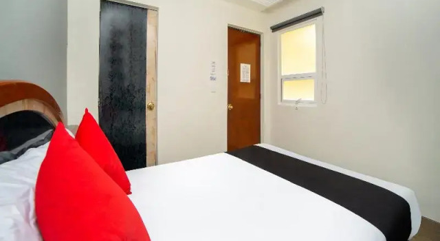 Номер Standard Capital O 109 Hotel Monarca