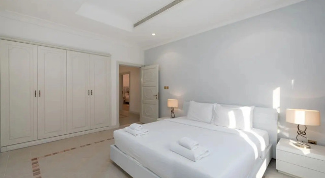 Коттедж Exclusive 5BR Palm Villa w Private Pool and Beach