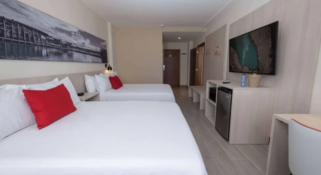 Четырёхместный номер Business Super 8 by Wyndham Manzanillo