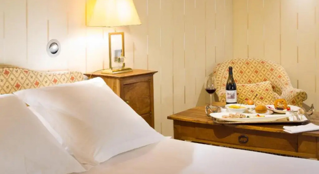Двухместный номер Standard Logis Hotel De La Poste