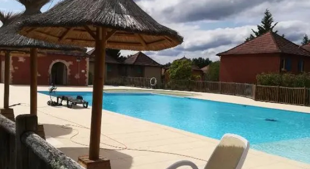 "Chezvero46" residence claire rive avec piscine, wifi et vélos, Réserver Hôtel Crayssac Lot Valley