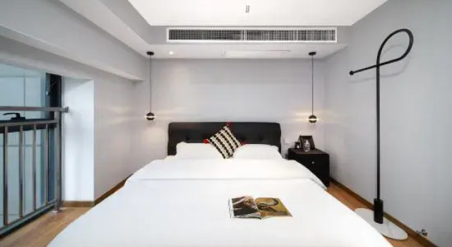 Люкс Deluxe с 3 комнатами с видом на озеро Rainforest Light Luxury Homestay (Hankou Railway Station)