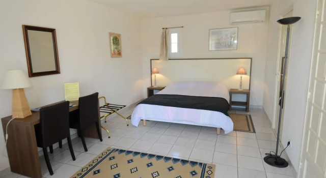 Номер Standard Hôtel et AppartHôtel Le Relais Du Val DOrbieu