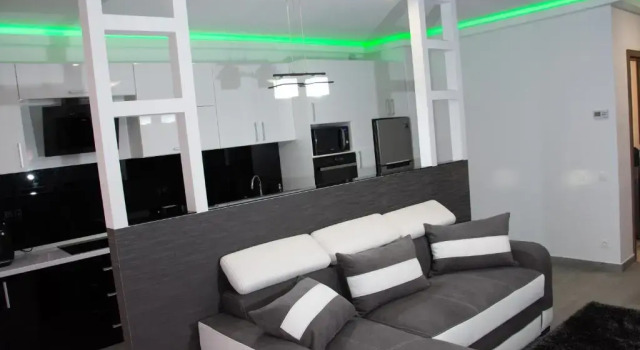 Modern minimalist apartment in Oradea, Varaa Huoneisto Oradea 