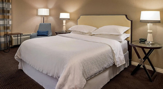 Двухместный номер Standard Sheraton Westport Chalet Hotel St. Louis