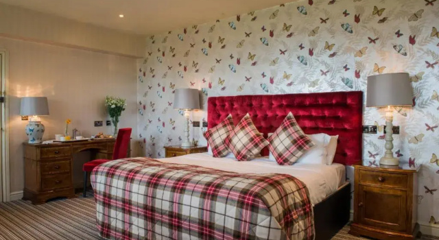 Коттедж The Coed-Y-Mwstwr Hotel