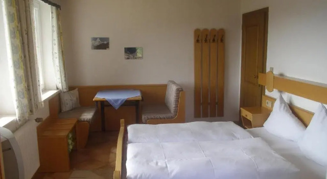 Haus Gschwendtner, Rezerwuj Hotel Hotele w Salzburg z parkingiem, Parking