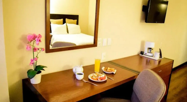 Четырёхместный номер Standard Altavista Hotel