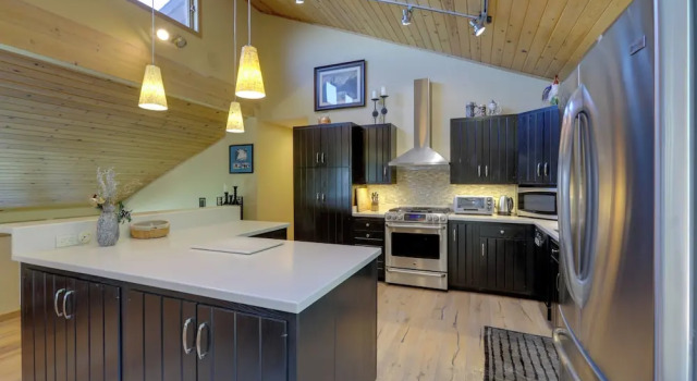 Коттедж с 4 комнатами Vail 'treehouse' + Hot Tub, Sauna & Mtn Views