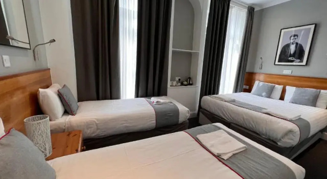 Четырёхместный номер Deluxe Apollo Hotel Kings Cross