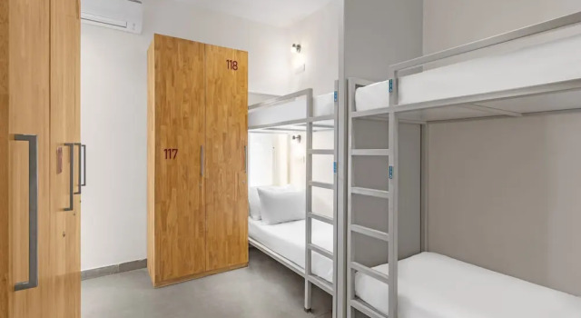 Двухместный номер Standard с балконом Bedzzz Varanasi by Leisure Hotels, 1 Km from Dashwasamedh Ghat