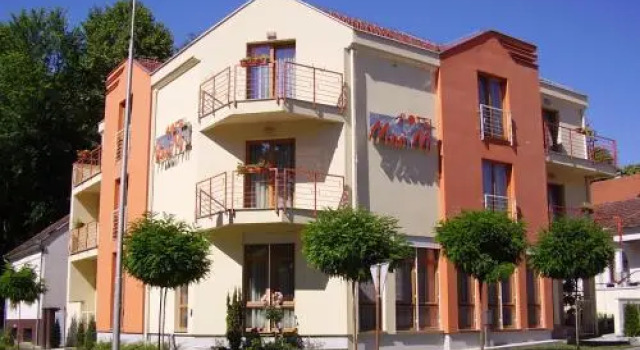 Hotel Mladimir, Rezerwuj Hotel Hotele w Bjelovar-Bilogora County z parkingiem, Parking