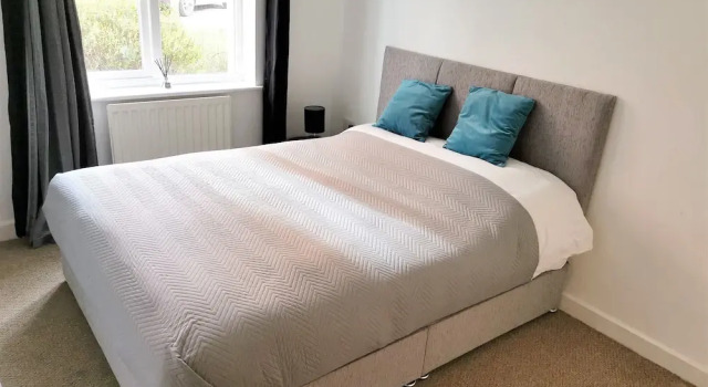BookedUK - Home from Home Apartment
