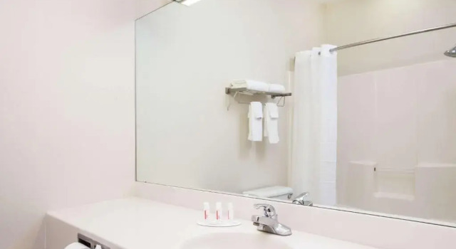 Четырёхместный номер Standard Quality Inn Brewerton - Syracuse Oneida Lake Area