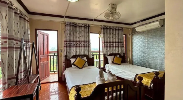 Двухместный номер Standard с балконом и с видом на город Bountang Mountain View Riverside Hotel