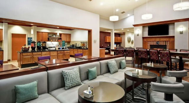 Четырёхместный номер Standard Homewood Suites by Hilton Cincinnati-Milford
