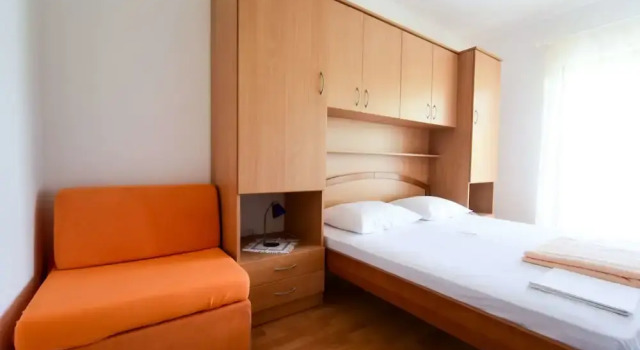 Апартаменты с 2 комнатами с частичным видом на море Apartments Mrva