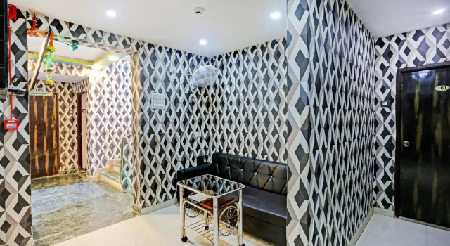 OYO 79851 Hotel Sai Nitya Residency, Забронировать Отель Отели штата Махараштры 3 звезды, 3*