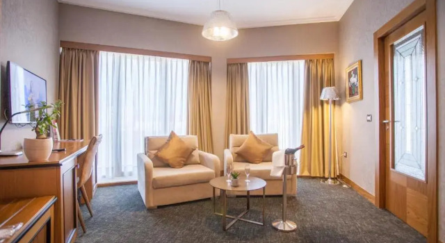 Люкс Executive Hotel Colosseo Tirana