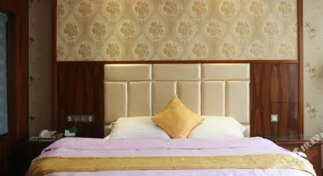 Lihe Business Hotel, Prenota Hotel Huanggang 