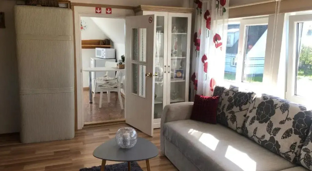 Rohu Külaliskorter, Prenota Hotel Hotel a Saaremaa con parcheggio, Parcheggio