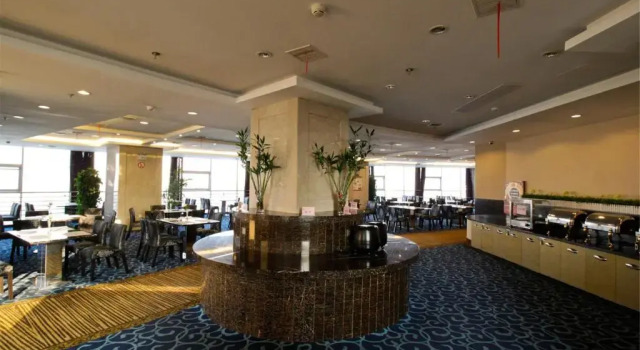 Люкс Deluxe GreenTree Eastern Yancheng Binhai Oubaoliya City Square Hotel