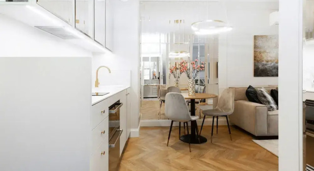 Mennica Residence - City Center by Renters Prestige, Забронировать Апартаменты/квартира Отели Варшавы с парковкой, рядом с Ратуш Арсенал, Парковка