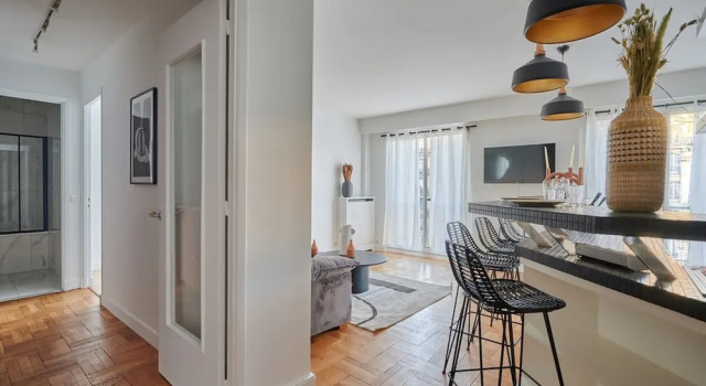 Apartment in the 16th Area Residential District, Забронировать Апартаменты/квартира Париж Иль-де-Франс, рядом с Maison de Balzac