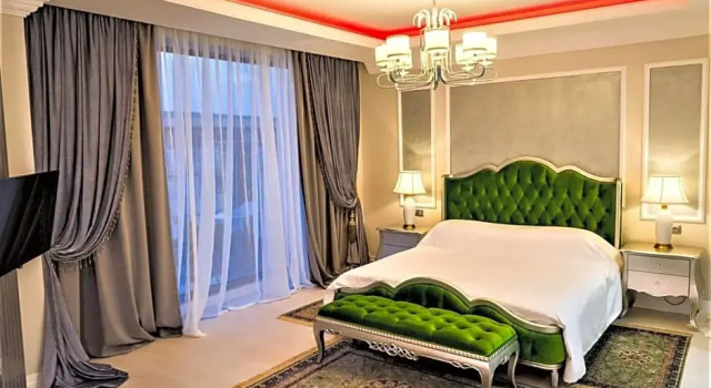 Апартаменты Deluxe Phoenicia Royal Hotel