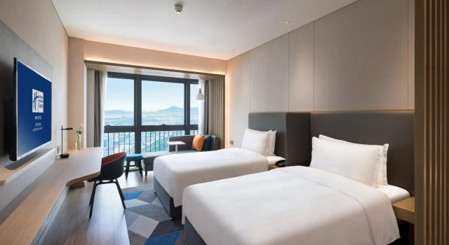 Номер Standard Holiday Inn Express Shenzhen Haiyuan City by IHG