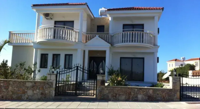 Villa Efi, Boek Villa Peyia Paphos