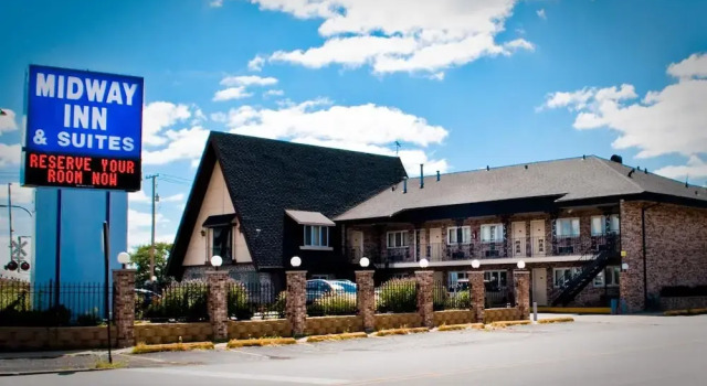 Midway Inn & Suites, Varaa Mini-hotelli  