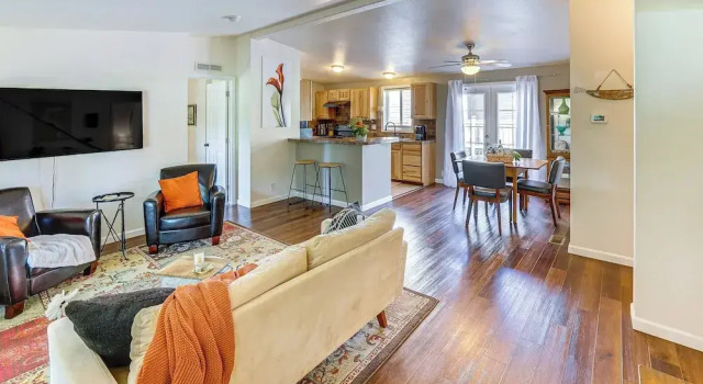 1 Mi to Tubbs Hill & Lake: Midtown Home w/ Yard!, Забронировать Дом для отпуска Виллы Кер-д'Ален, рядом с Музей Северного Айдахо, Вилла