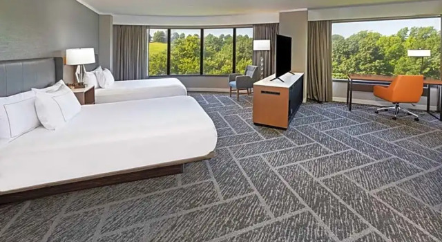 Четырёхместный номер Accessible DoubleTree by Hilton Tulsa - Warren Place