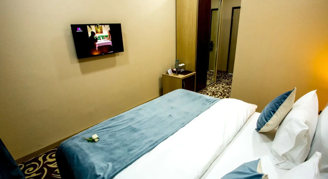 West Shine Hotel