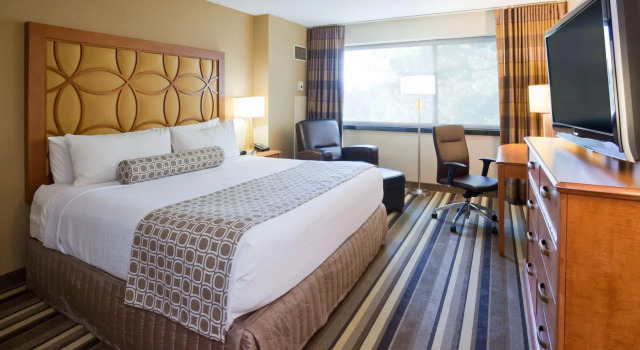Номер Standard Crowne Plaza Minneapolis West by IHG