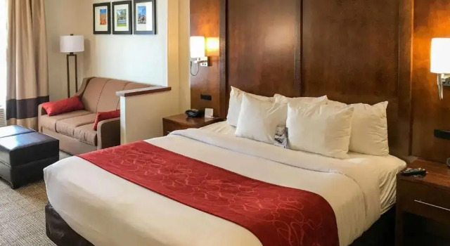 Люкс Comfort Suites Near Six Flags Magic Mountain
