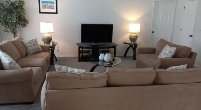Fabulous 4 Bed South Facing Lake View Near Disney, Kissimmee, US