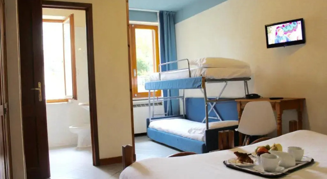 Четырёхместный номер Standard Hotel Miramonti Family & SPA