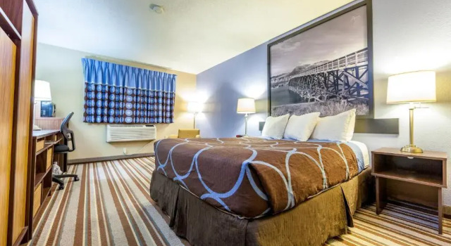 Люкс c 1 комнатой Super 8 by Wyndham Kamloops On The Hill