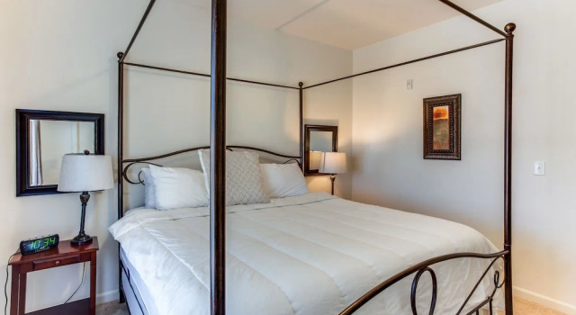 Апартаменты Premium On the Columbia Vacation Apartments
