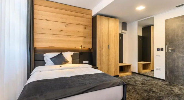 B THE HOTEL, Забронировать Отель Отели в центре Сфанту Георге с завтраком, отели в центре Сфанту Георге с завтраком